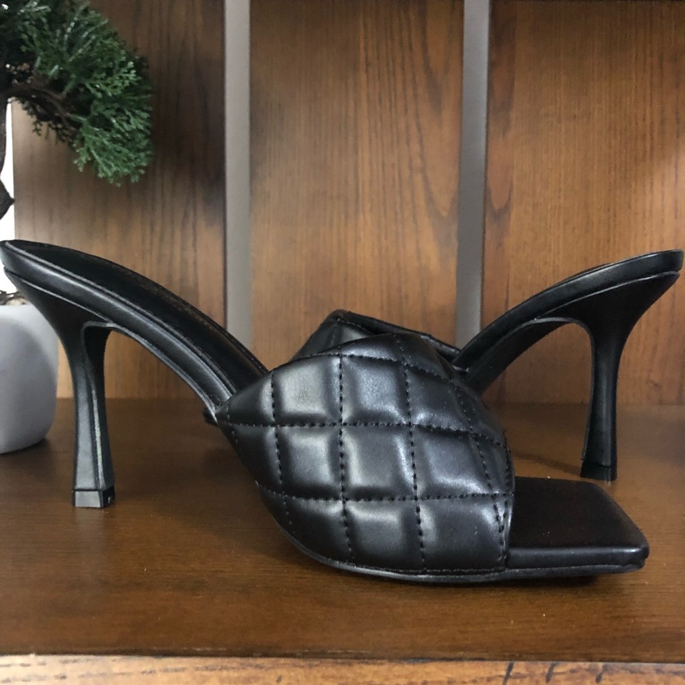 NEW Olivia and Kate Quilted SQUARE TOE High Heel Sandals Black Size 8